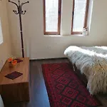 събевата къща 4*
