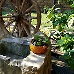 събевата къща Sinio Burdo