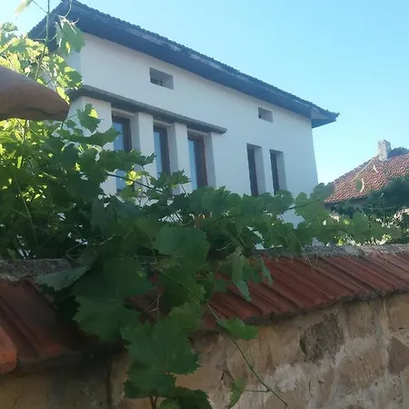 събевата къща Къща за гости
